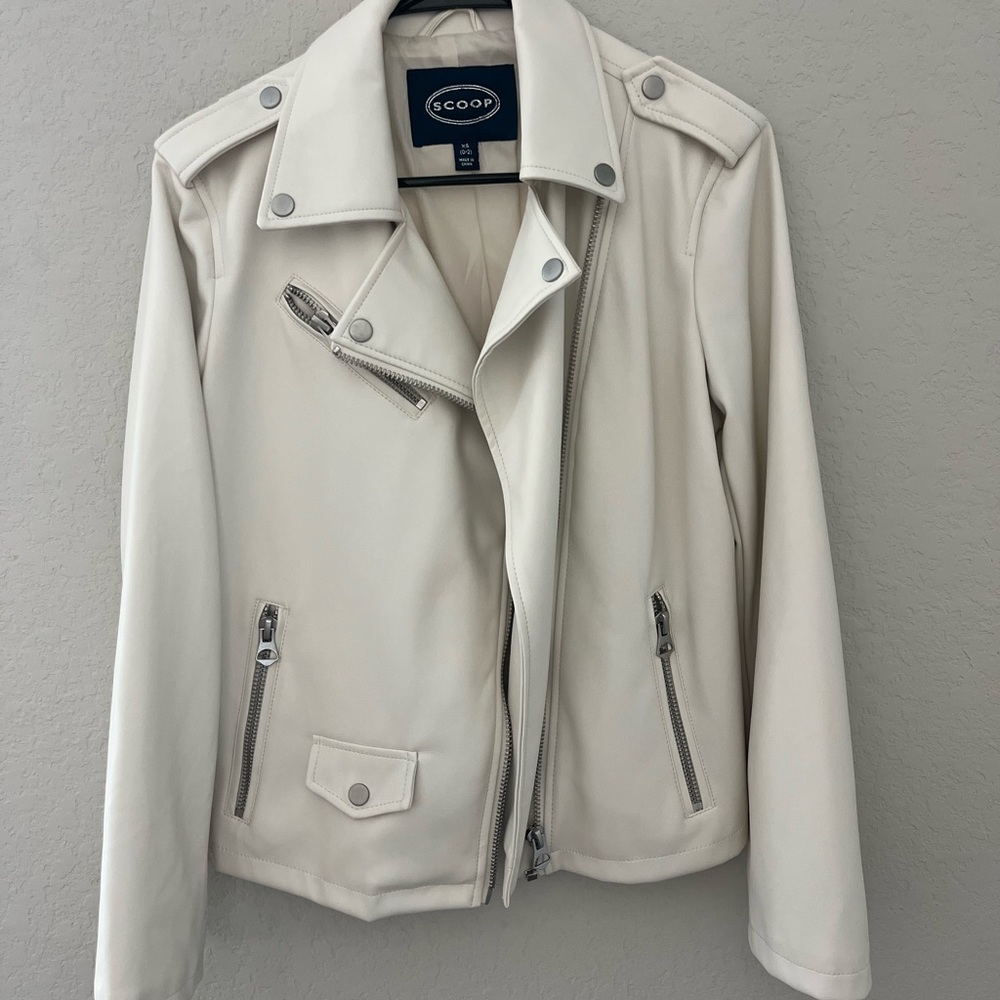 Scoop Women's Cream Leather Moto Jacket